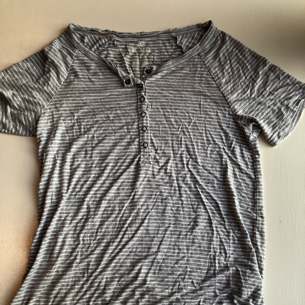 American Eagle T-shirt